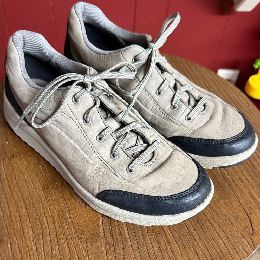 Clarks Women’s Gray and Black Sneakers